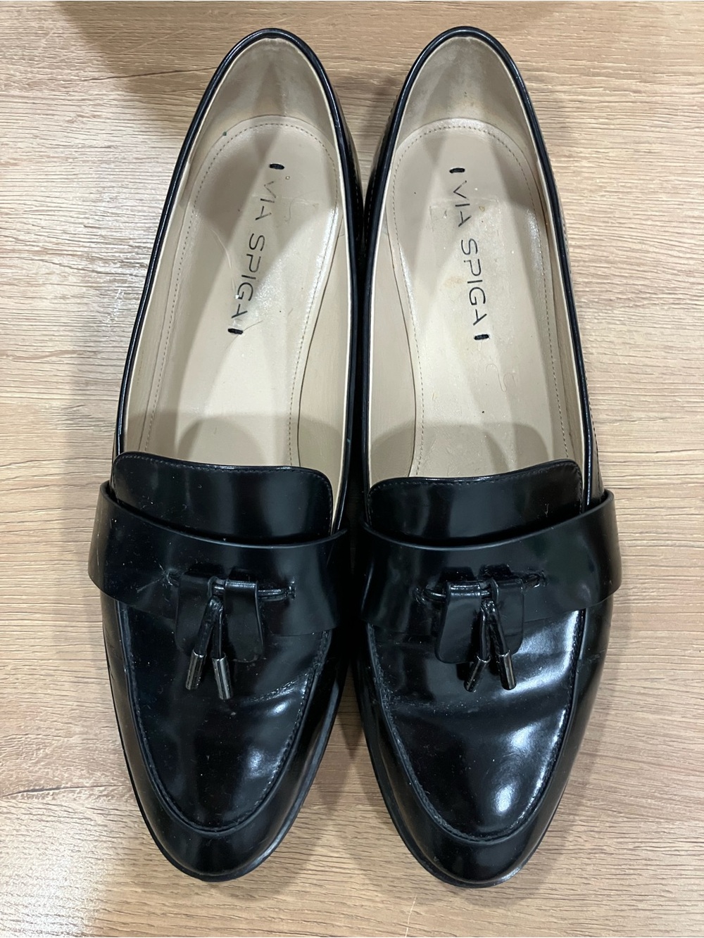 Via Spiga Black Shiny Leather Tassel Loafers for Women